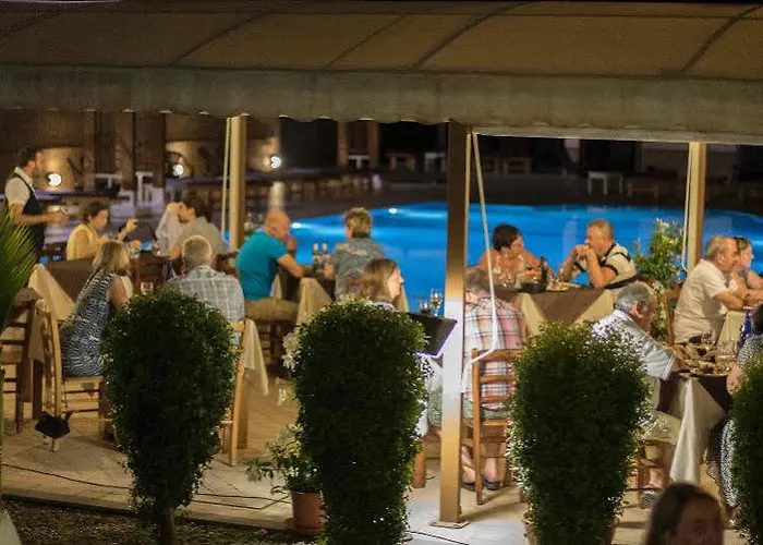 Il Giardino Country With Pool 陶尔米纳