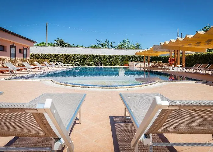 Il Giardino Country With Pool 农家乐 陶尔米纳
