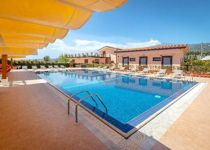 Il Giardino Country With Pool 陶尔米纳